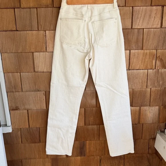 Madewell Curvy 90s Straight Jeans in Off-White - Picture 6 of 9